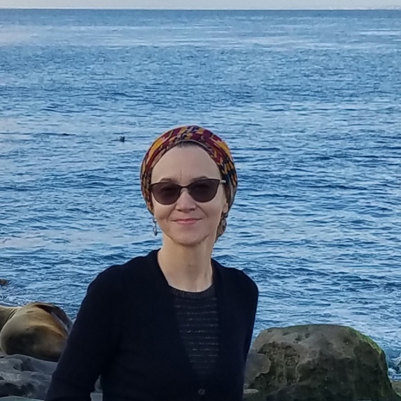 Meet your Posher, Leah - Picture 1 of 4